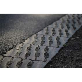 Grasbetontegel type M 40x40x12(meander) rondom hol-dol verbinding K85910  BK25